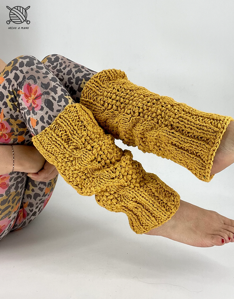 Polainas tejidas a mano en hilado rústico de lana con algodón.  color mostaza